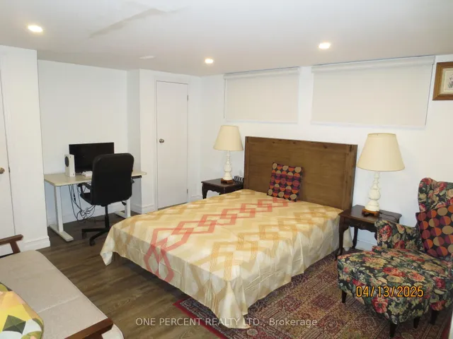 Additional image 36 of 39 Decarie Circ