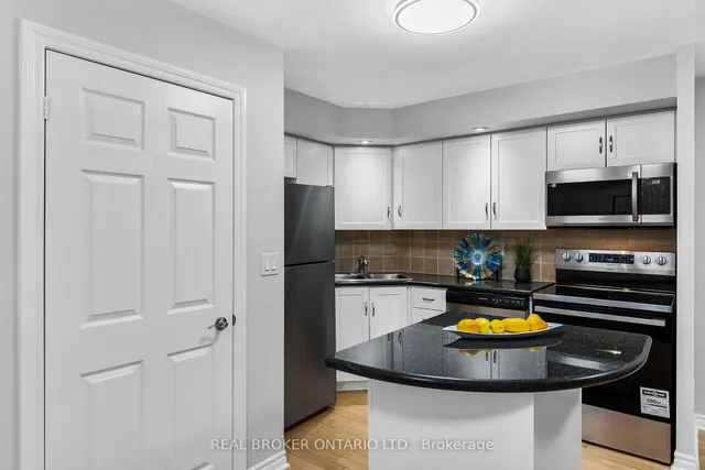 Additional image 11 of 250 Wellington St Unit 1227