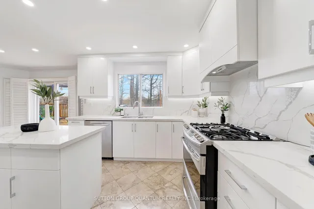 Additional image 10 of 5215 Micmac Cres