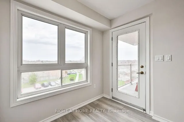 Additional image 23 of 4450 Fairview St Unit 402