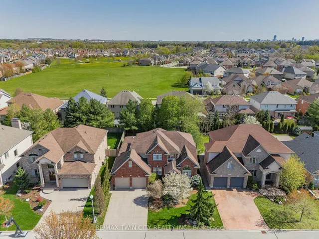 Additional image 5 of 533 Falconridge Cres