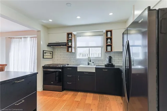 Additional image 9 of 5475 Lakeshore Rd Unit 54