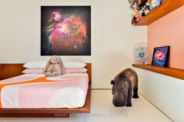 Additional image 28 of 694 Richmond St