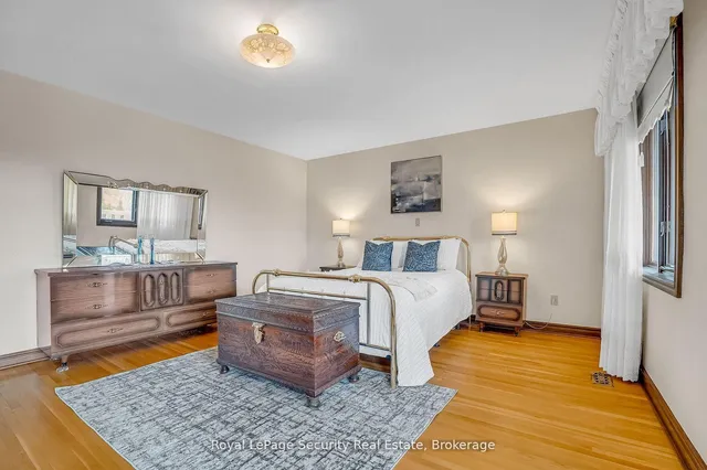 Additional image 23 of 27 Mulholland Ave