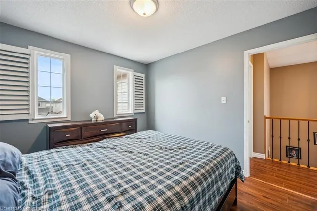 Additional image 4 of 519 Commonwealth Cres