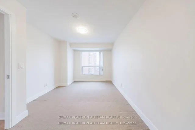 Additional image 17 of 125 Village Green Sq Unit 706