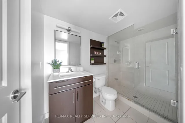 Additional image 25 of 100 Western Battery Rd Unit 2009