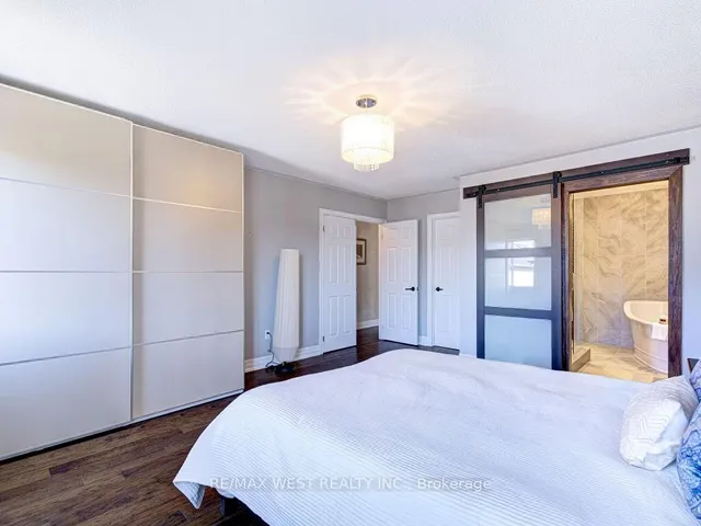 Additional image 28 of 104 Chalkfarm Cres