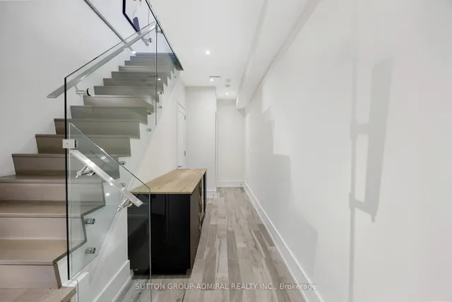 Additional image 39 of 11 Thurloe Ave