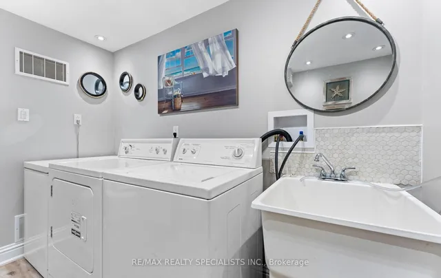 Additional image 35 of 93 Collins Cres