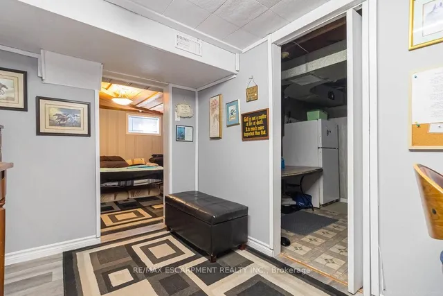 Additional image 31 of 773 Queensdale Ave