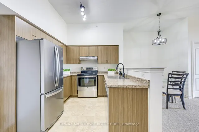 Additional image 6 of 1470 Main St Unit 411