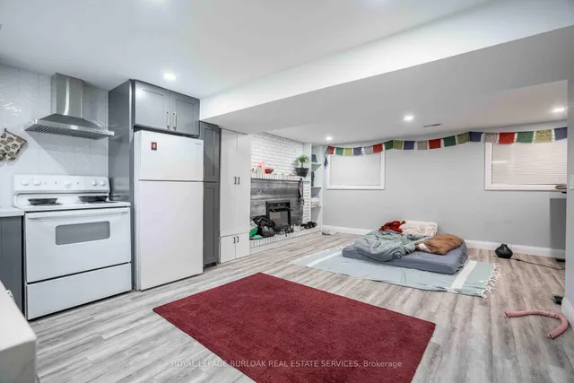 Additional image 27 of 8 Banff Dr