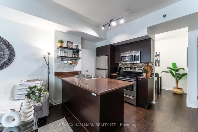 Additional image 14 of 375 King St Unit 1406