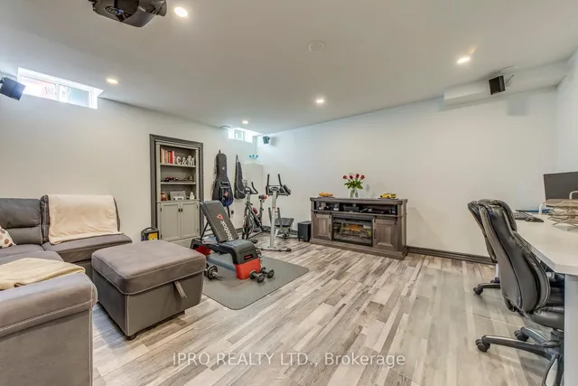 Additional image 35 of 11 Trentonian St