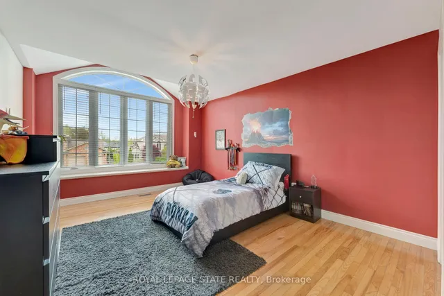 Additional image 28 of 660 Highvalley Rd