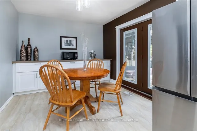 Additional image 9 of 63 Seneca Ave