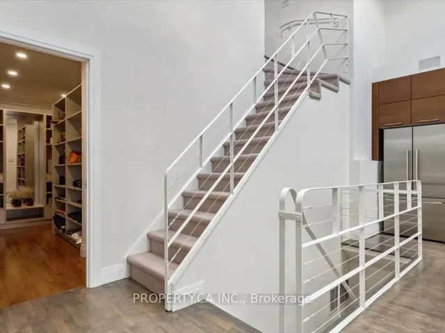 Additional image 10 of 670 Richmond St Unit 204