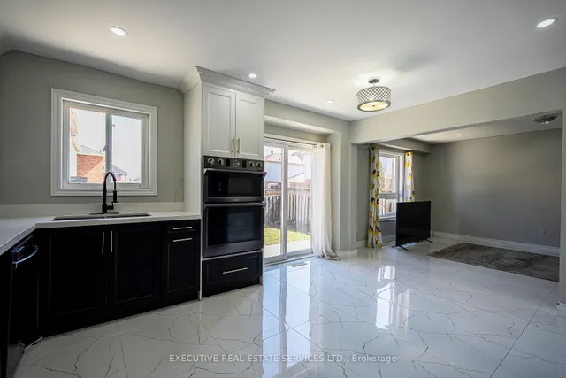 Additional image 12 of 3 Deforest Dr