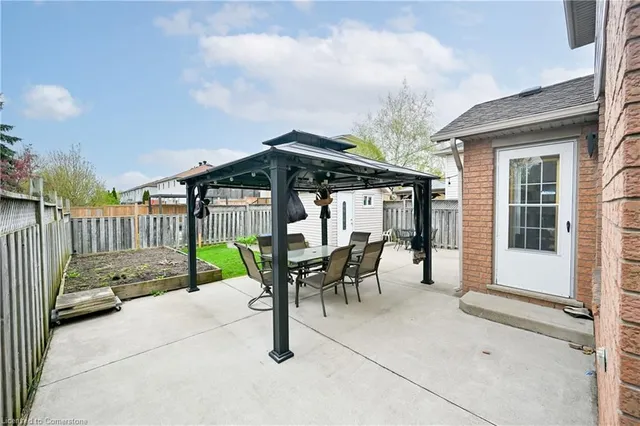 Additional image 27 of 21 Holyoake Dr