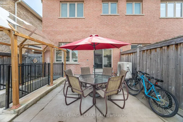 Additional image 48 of 15 Versailles Cres