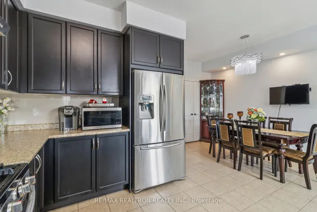 Additional image 48 of 33 Pidgeon St