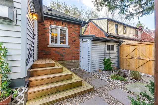 Additional image 40 of 6 Tweedsmuir Ave