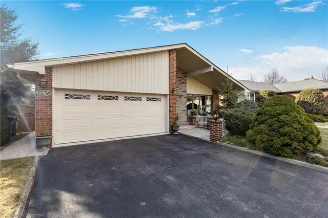 Additional image 2 of 3236 Cedartree Cres