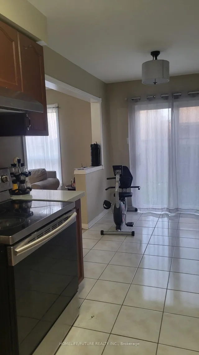 Additional image 5 of 14 Peachleaf Cres