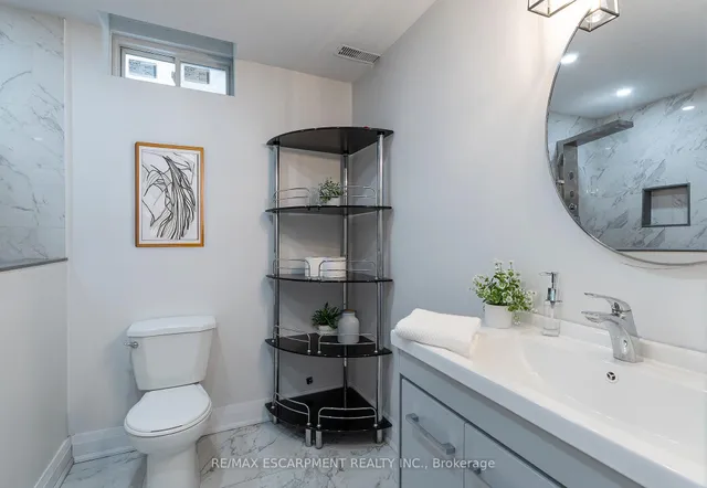 Additional image 24 of 24 Dunvegan Pl