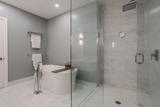 Additional image 38 of 1441 Elgin St Unit 302