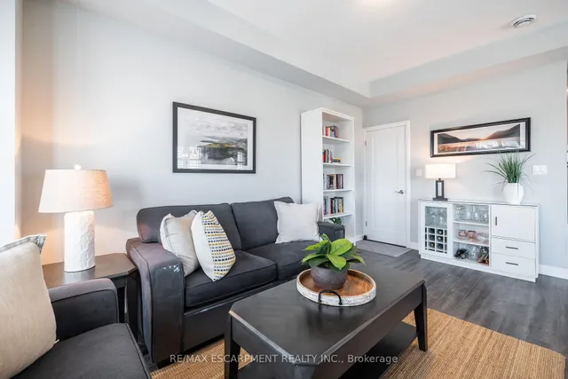 Additional image 9 of 51 Laguna Village Cres