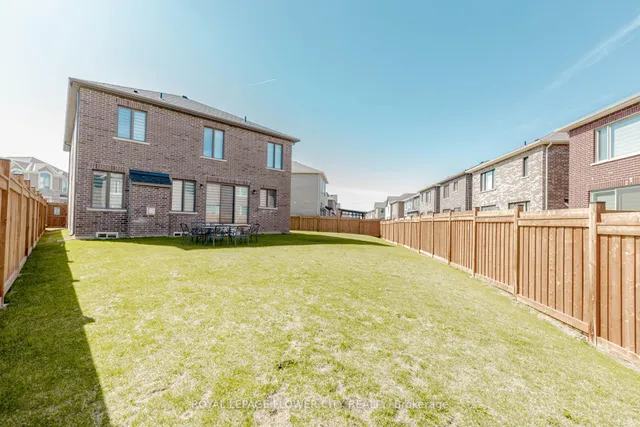 Additional image 39 of 1371 Lobelia Cres