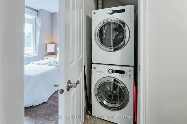 Additional image 15 of 98 Redpath Ave Unit 9