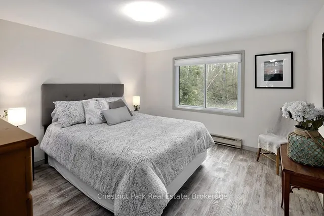 Additional image 24 of 64 Thompson Ave