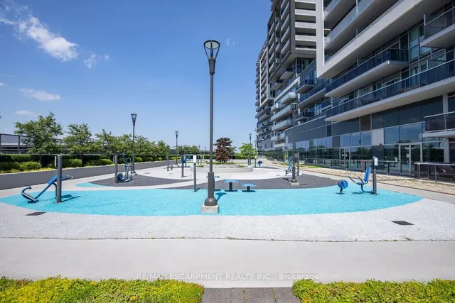 Additional image 38 of 2093 Fairview St Unit 1504