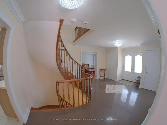 Additional image 30 of 2814 Guilford Cres