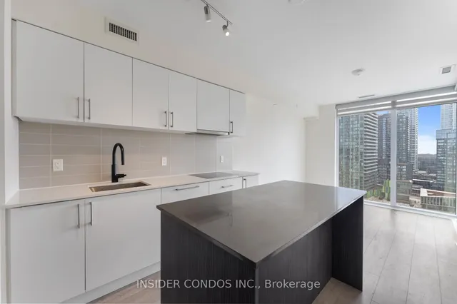 Additional image 10 of 27 Bathurst St Unit 1203