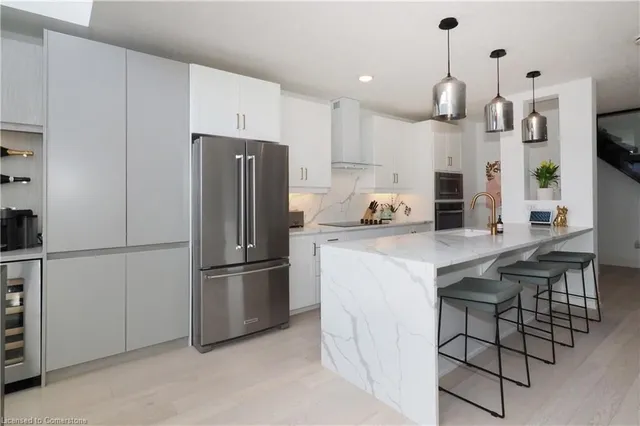 Additional image 13 of 112 Benton St Unit 710