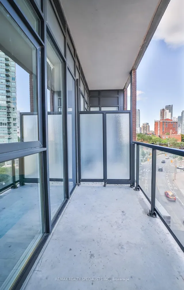 Additional image 18 of 159 WELLESLEY St Unit 404