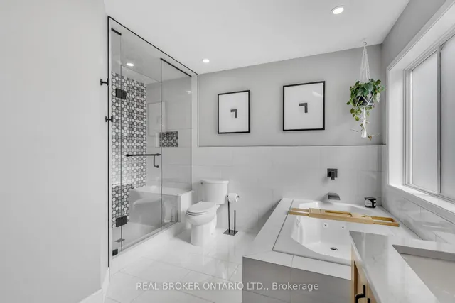 Additional image 30 of 1036 Hemstreet Cres