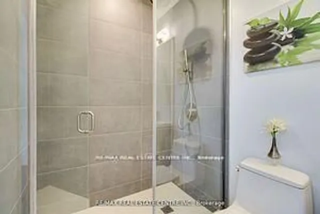 Additional image 29 of 2020 Bathurst St Unit 211