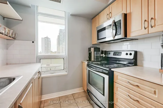 Additional image 13 of 212 Eglinton Ave Unit 803