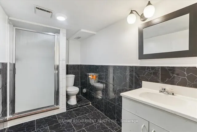 Additional image 28 of 1160 King St