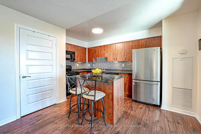 Additional image 19 of 215 Queen St Unit 505