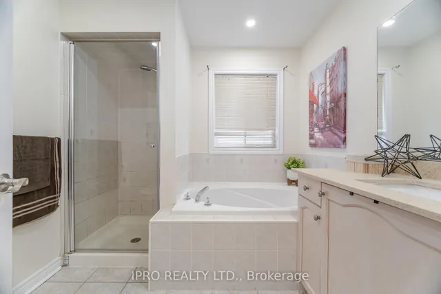 Additional image 27 of 803 Khan Cres