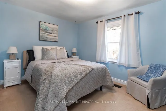 Additional image 11 of 63 Seneca Ave