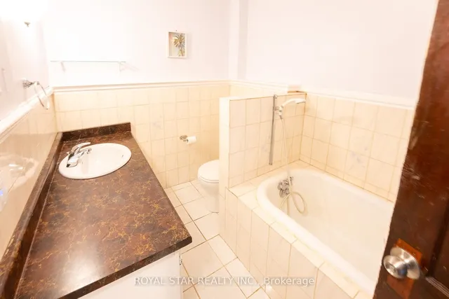 Additional image 32 of 82 Westlake Ave