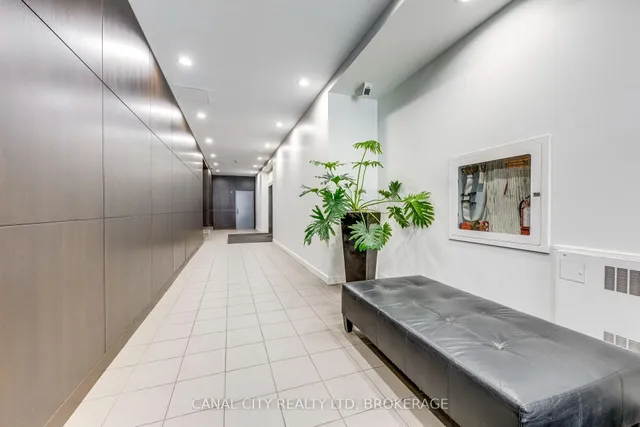 Additional image 33 of 36 CHARLOTTE St Unit 201