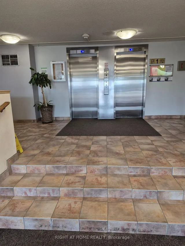 Additional image 3 of 10 Tapscott Rd Unit 602